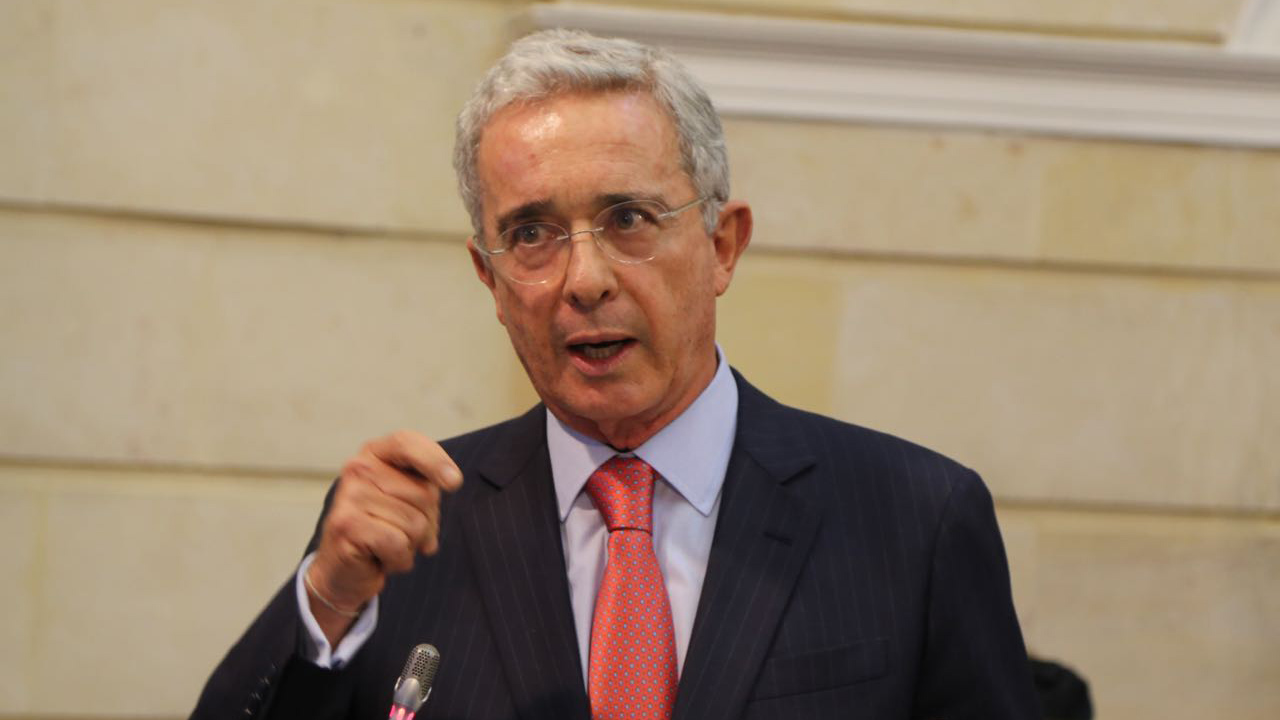 Inicia audiencia de acusación contra Álvaro Uribe: un hito en la historia judicial de Colombia