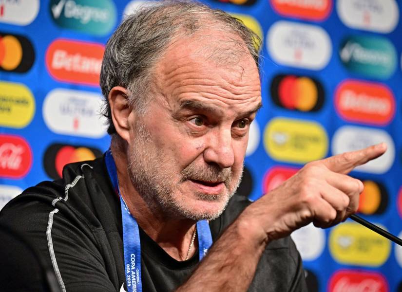 Marcelo Bielsa Arremete Contra la Conmebol: “Plaga y Vergüenza”